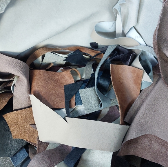 GARRETT LEATHER Assorted Leather Fabric PIECES LEATHER 2LBS Full Top Grain - Picture 4 of 4